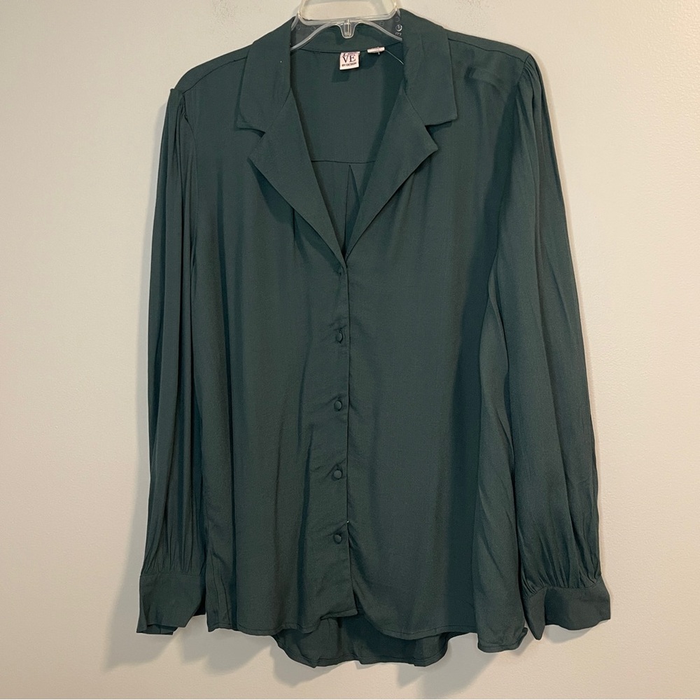 Love By Design LANA COLLAR BUTTON-UP BLOUSE IN DARK FOREST Sz L NWOT
